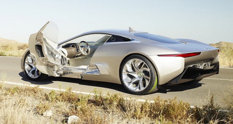 Jaguar C-X75 опережает время на десятилетия